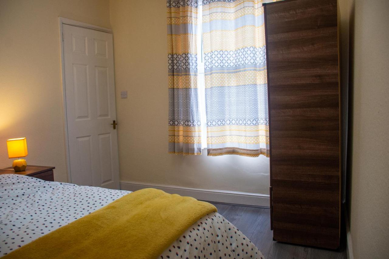 Royale Green View House- Free Parking, Wifi, Perfect For Contractors And Holiday Northampton Exteriör bild
