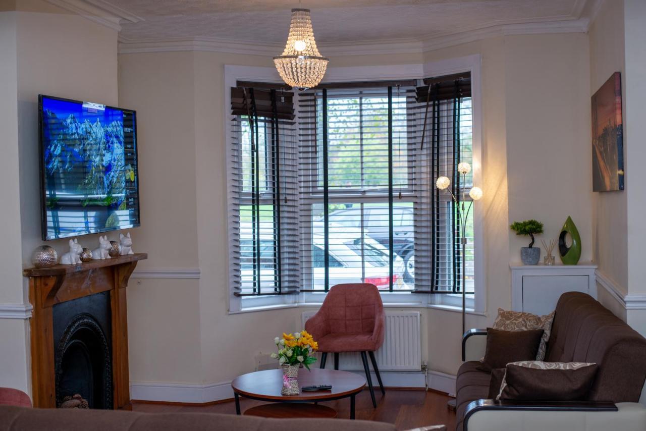 Royale Green View House- Free Parking, Wifi, Perfect For Contractors And Holiday Northampton Exteriör bild