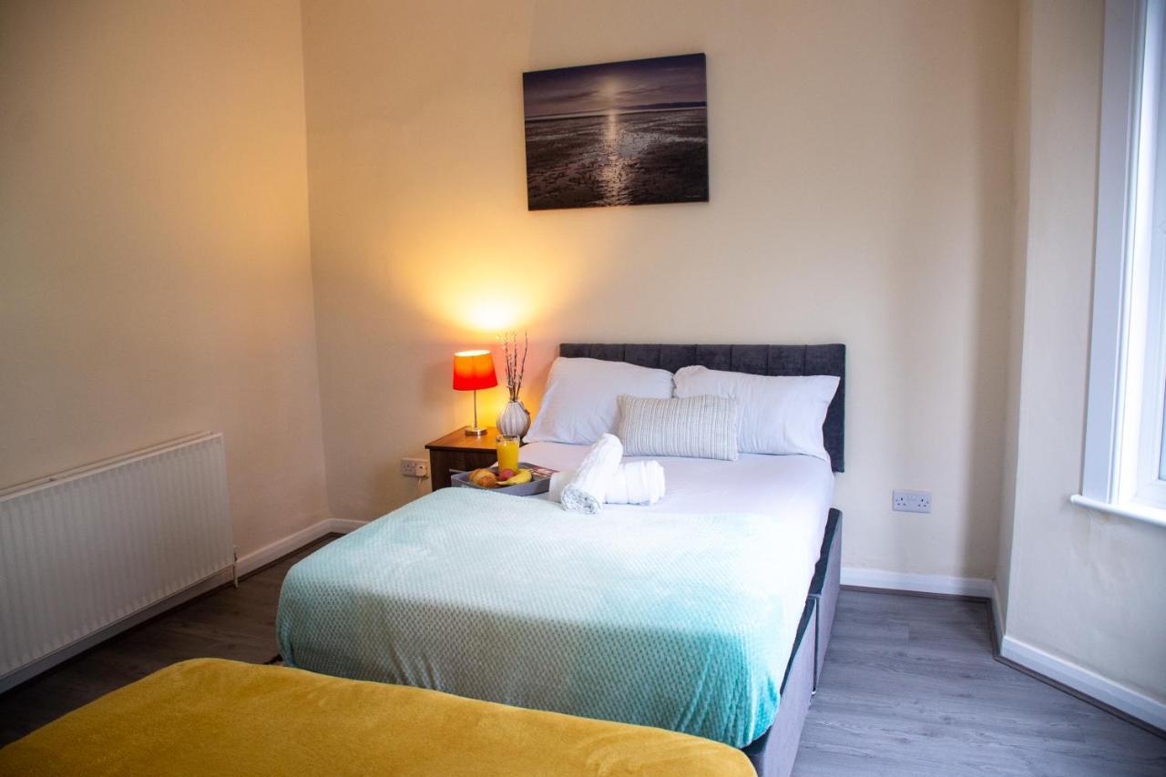 Royale Green View House- Free Parking, Wifi, Perfect For Contractors And Holiday Northampton Exteriör bild