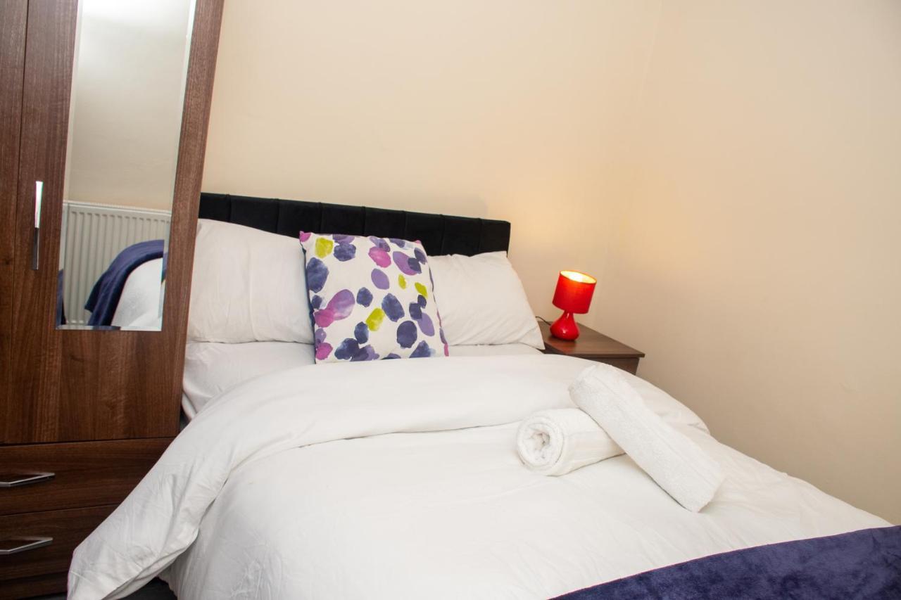 Royale Green View House- Free Parking, Wifi, Perfect For Contractors And Holiday Northampton Exteriör bild