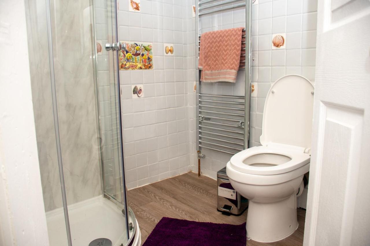 Royale Green View House- Free Parking, Wifi, Perfect For Contractors And Holiday Northampton Exteriör bild