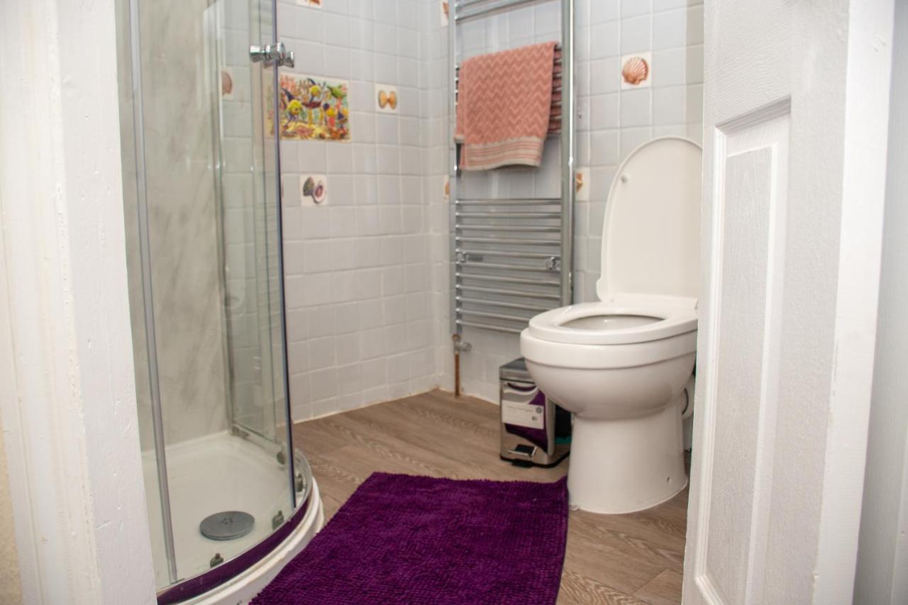 Royale Green View House- Free Parking, Wifi, Perfect For Contractors And Holiday Northampton Exteriör bild